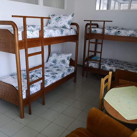 Kruja Hostel Bagian luar foto