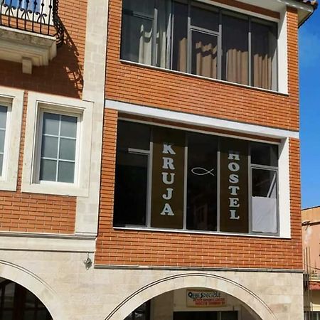 Kruja Hostel Bagian luar foto
