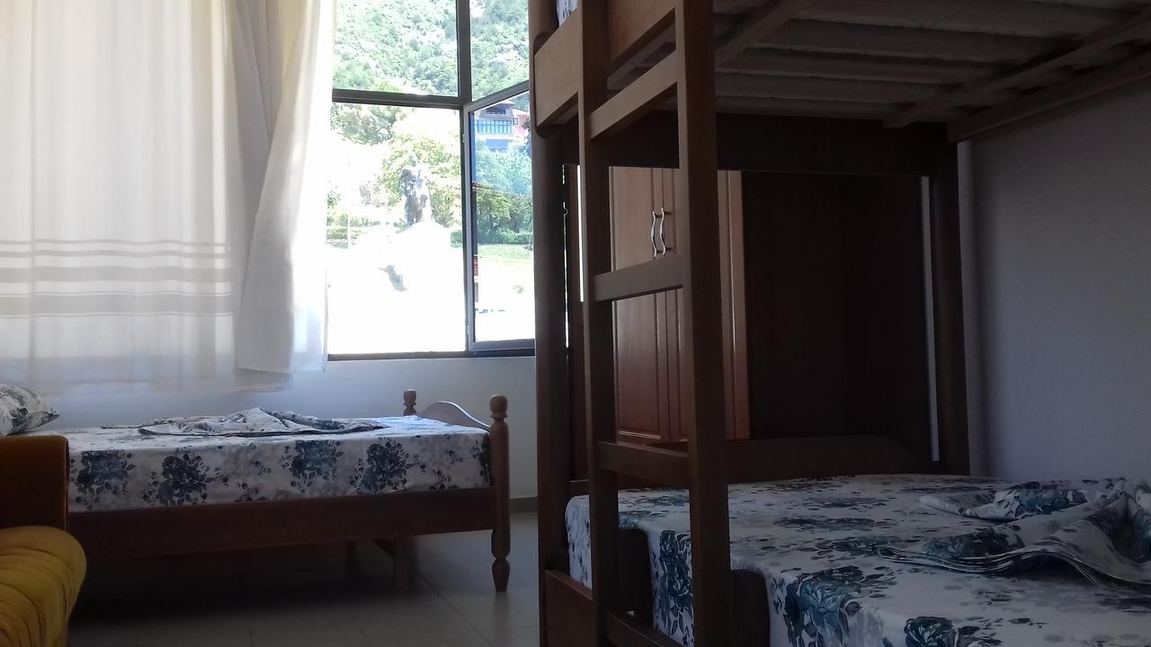 Kruja Hostel Bagian luar foto
