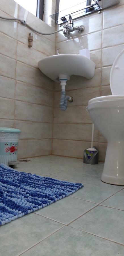 Kruja Hostel Bagian luar foto