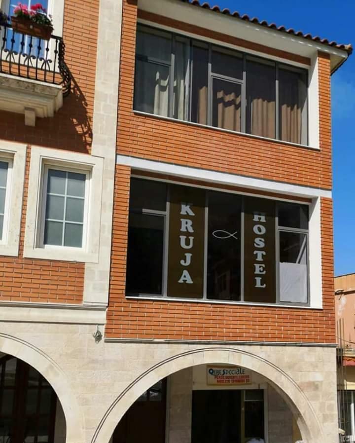 Kruja Hostel Bagian luar foto